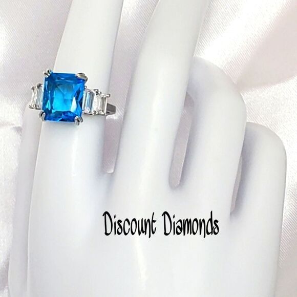 4.50 Ct. Blue Sapphire & White Baguette Diamond Cocktail Ring on 925 Silver - Picture 3 of 6